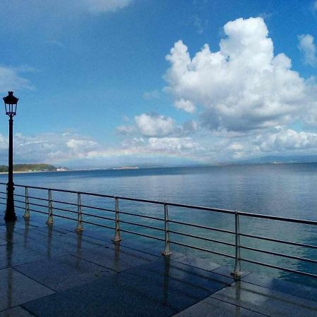 Apartamento Frente Al Mar Playa De Coroso リベイラ エクステリア 写真